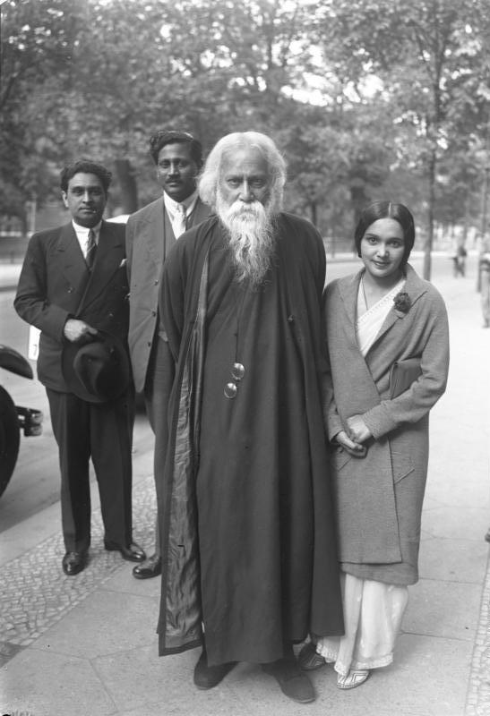 Rabindranath Tagore in 1931 with Devika Rani and Himanshu Rai